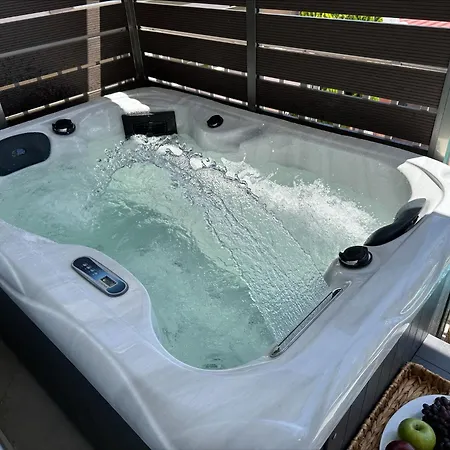 Flev's House With Jacuzzi Appartamento